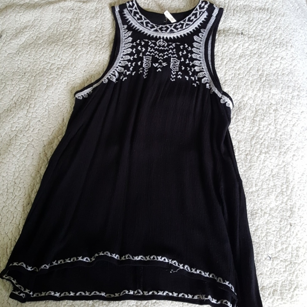 Japna flowy embroidered tank